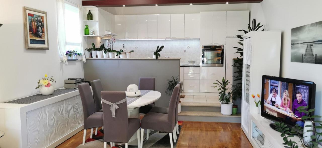 Apartman Kapovic Каштела Экстерьер фото