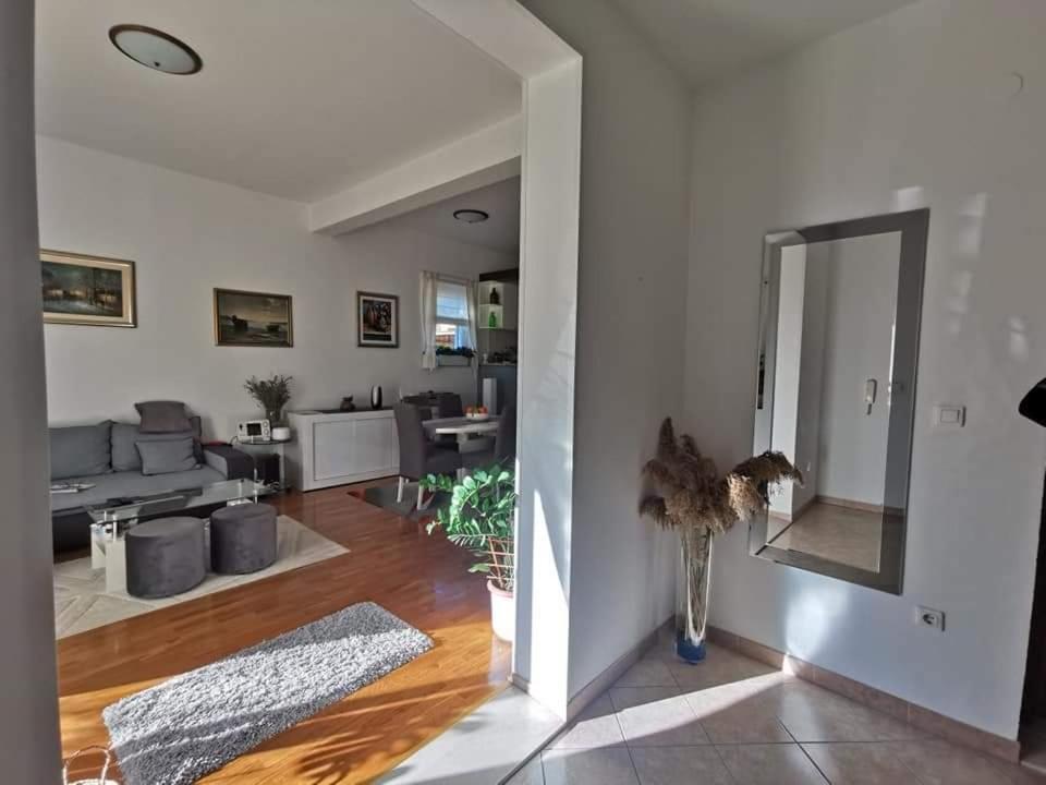 Apartman Kapovic Каштела Экстерьер фото
