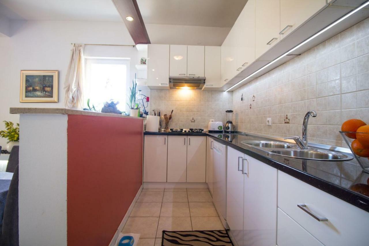 Apartman Kapovic Каштела Экстерьер фото